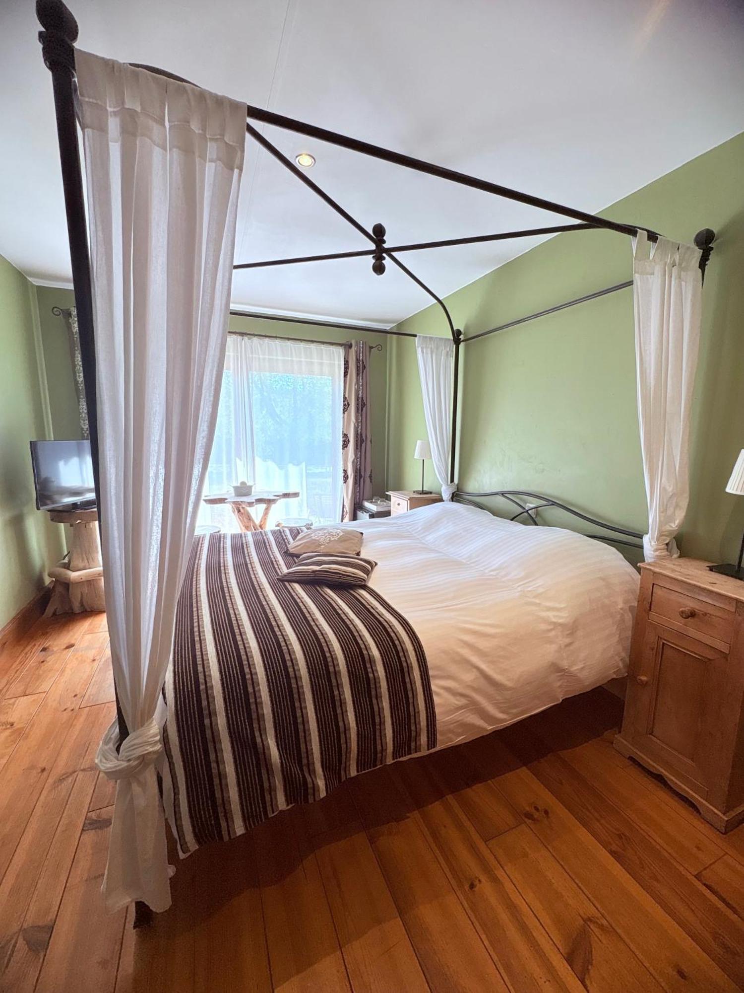 Comme A La Ferme Bed & Breakfast Durbuy Ngoại thất bức ảnh